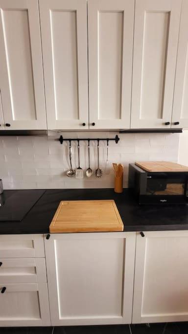 Fully Renovated Historic Apt In Heart Mouffetard Paris Exterior foto